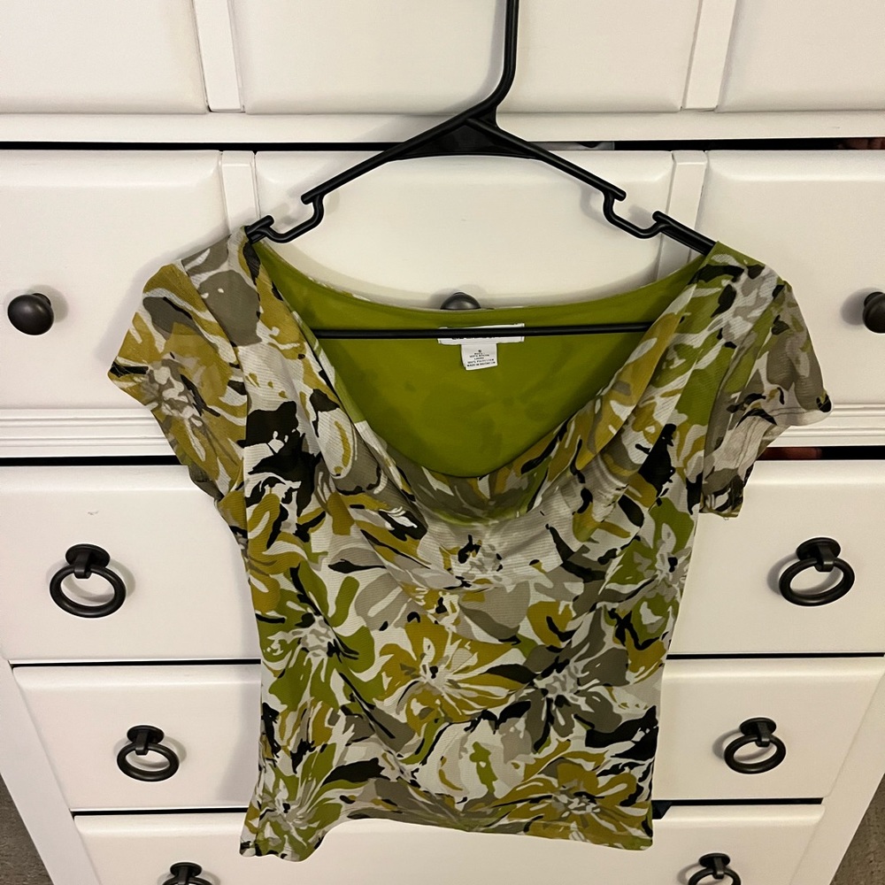 Size small Liz Claiborne green top!